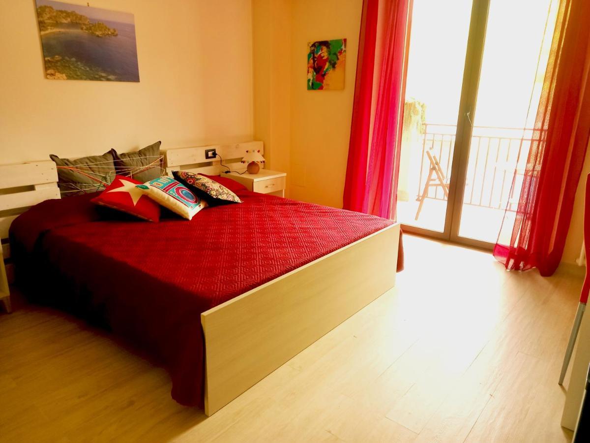Villa I Minnulareddi Giardini Naxos Eksteriør billede